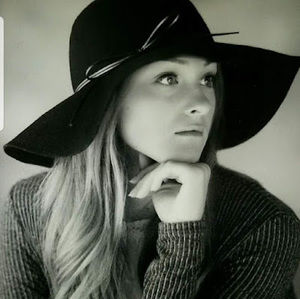 Meet your Posher, Gina